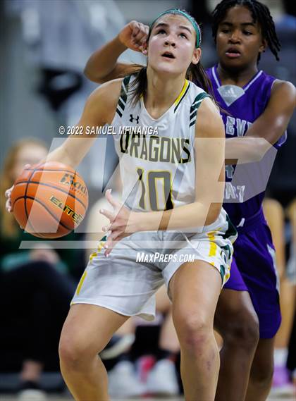 Thumbnail 2 in Bellevue East vs. Gretna photogallery.