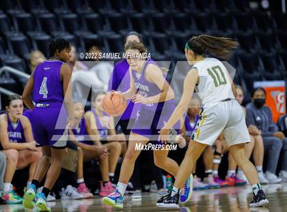 Thumbnail 1 in Bellevue East vs. Gretna photogallery.
