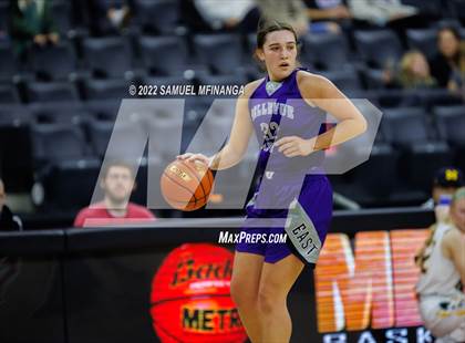 Thumbnail 1 in Bellevue East vs. Gretna photogallery.