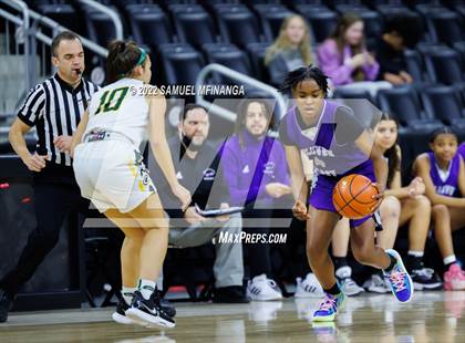 Thumbnail 1 in Bellevue East vs. Gretna photogallery.