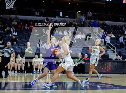 Thumbnail 1 in Bellevue East vs. Gretna photogallery.