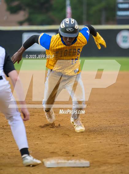 Thumbnail 1 in Oscar Smith @ Hickory photogallery.