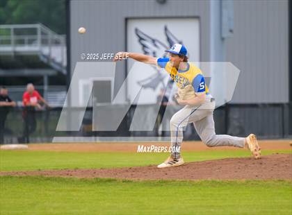 Thumbnail 2 in Oscar Smith @ Hickory photogallery.