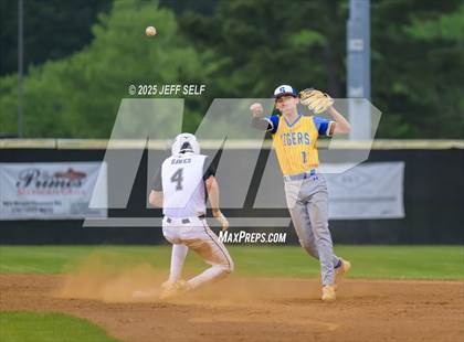 Thumbnail 2 in Oscar Smith @ Hickory photogallery.