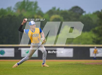 Thumbnail 2 in Oscar Smith @ Hickory photogallery.