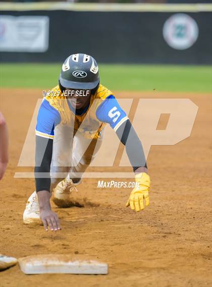 Thumbnail 2 in Oscar Smith @ Hickory photogallery.
