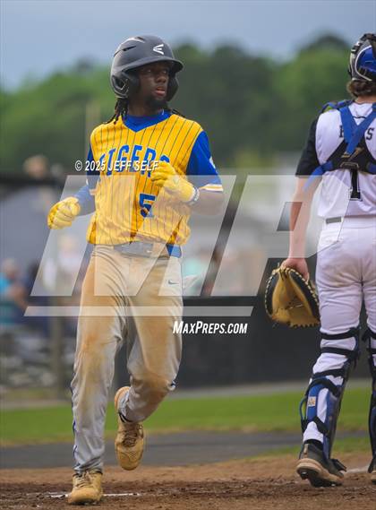 Thumbnail 3 in Oscar Smith @ Hickory photogallery.