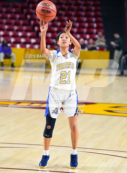 Thumbnail 2 in Monument Valley vs. Valley (Sanders) - Native American Basketball Classic photogallery.