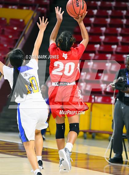 Thumbnail 2 in Monument Valley vs. Valley (Sanders) - Native American Basketball Classic photogallery.