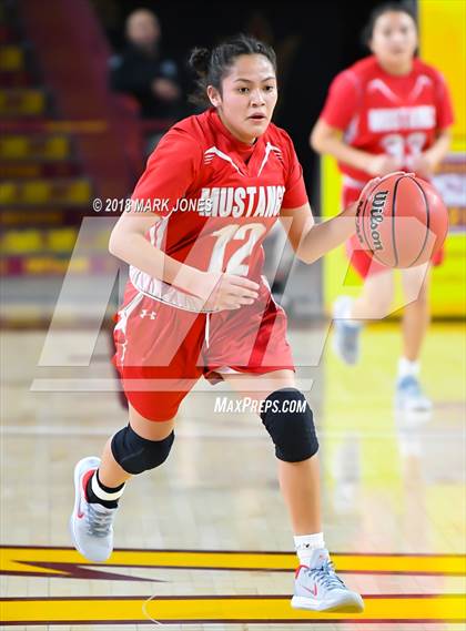 Thumbnail 3 in Monument Valley vs. Valley (Sanders) - Native American Basketball Classic photogallery.