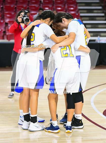 Thumbnail 2 in Monument Valley vs. Valley (Sanders) - Native American Basketball Classic photogallery.