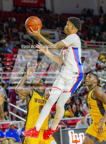 Thumbnail 2 in West Brook vs. Beaumont United (UIL Basketball 6A Regional Quarterfinal) photogallery.