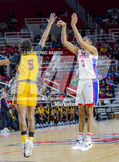 Thumbnail 3 in West Brook vs. Beaumont United (UIL Basketball 6A Regional Quarterfinal) photogallery.