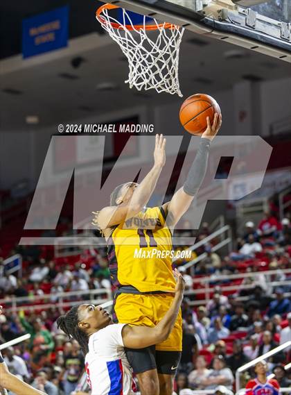 Thumbnail 2 in West Brook vs. Beaumont United (UIL Basketball 6A Regional Quarterfinal) photogallery.