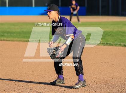 Thumbnail 3 in Righetti vs Marshall photogallery.