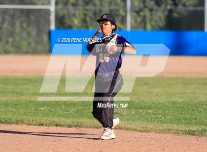 Thumbnail 3 in Righetti vs Marshall photogallery.