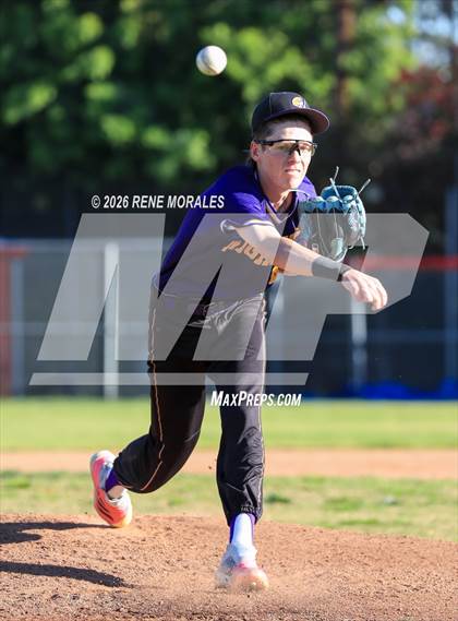 Thumbnail 3 in Righetti vs Marshall photogallery.