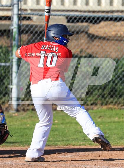 Thumbnail 3 in Righetti vs Marshall photogallery.