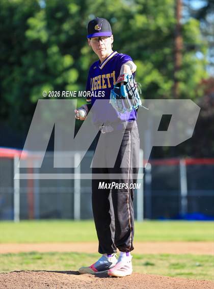 Thumbnail 2 in Righetti vs Marshall photogallery.