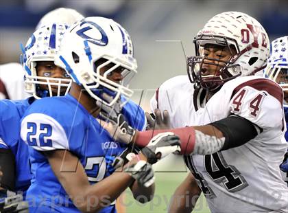 Thumbnail 2 in Cameron Yoe vs. Daingerfield (UIL 2A Division 1 Final) photogallery.