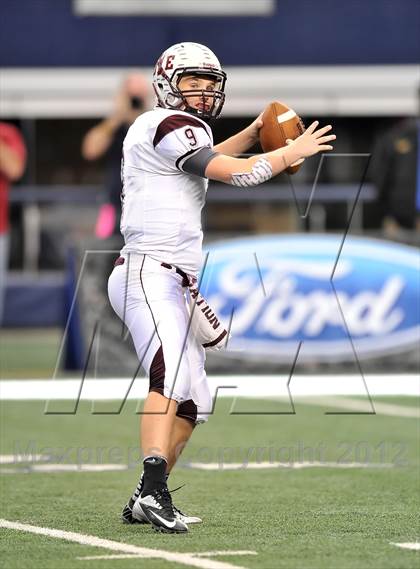 Thumbnail 1 in Cameron Yoe vs. Daingerfield (UIL 2A Division 1 Final) photogallery.