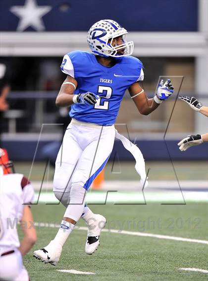 Thumbnail 2 in Cameron Yoe vs. Daingerfield (UIL 2A Division 1 Final) photogallery.