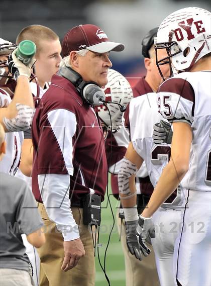 Thumbnail 1 in Cameron Yoe vs. Daingerfield (UIL 2A Division 1 Final) photogallery.