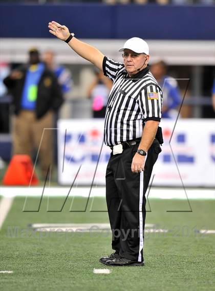 Thumbnail 3 in Cameron Yoe vs. Daingerfield (UIL 2A Division 1 Final) photogallery.