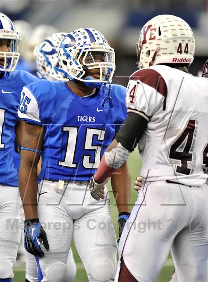 Thumbnail 3 in Cameron Yoe vs. Daingerfield (UIL 2A Division 1 Final) photogallery.