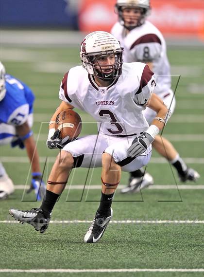Thumbnail 2 in Cameron Yoe vs. Daingerfield (UIL 2A Division 1 Final) photogallery.