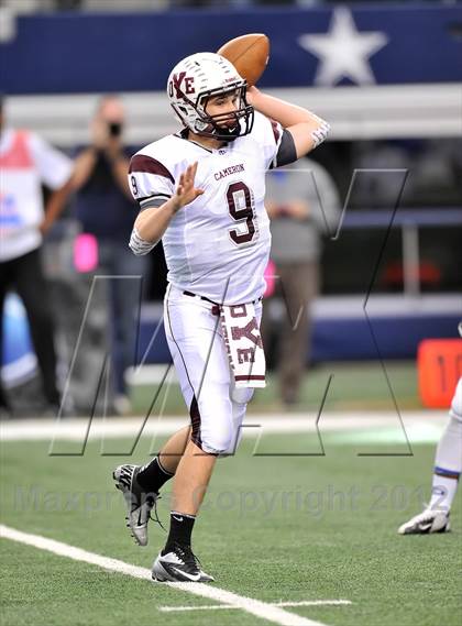 Thumbnail 2 in Cameron Yoe vs. Daingerfield (UIL 2A Division 1 Final) photogallery.