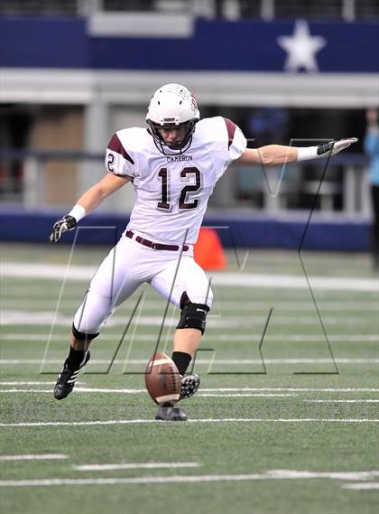 Thumbnail 1 in Cameron Yoe vs. Daingerfield (UIL 2A Division 1 Final) photogallery.