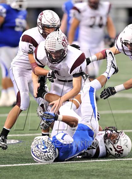 Thumbnail 2 in Cameron Yoe vs. Daingerfield (UIL 2A Division 1 Final) photogallery.