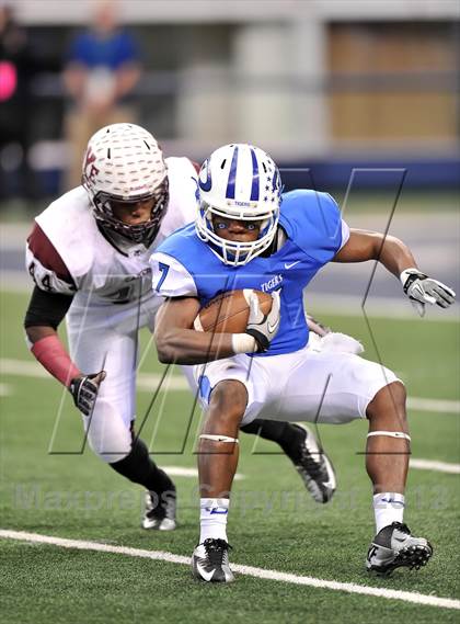 Thumbnail 2 in Cameron Yoe vs. Daingerfield (UIL 2A Division 1 Final) photogallery.