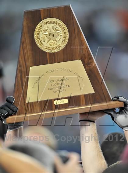 Thumbnail 1 in Cameron Yoe vs. Daingerfield (UIL 2A Division 1 Final) photogallery.