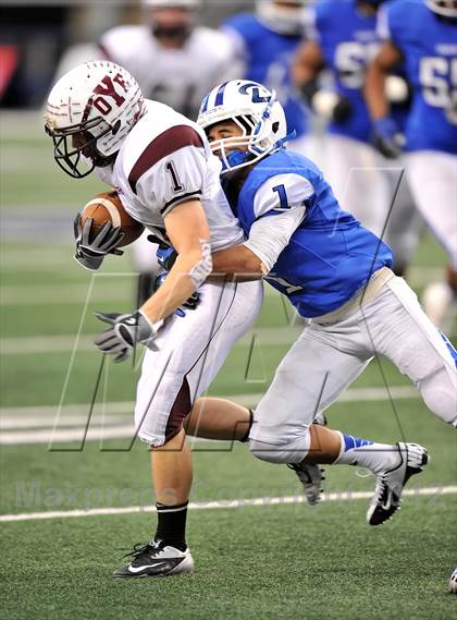 Thumbnail 2 in Cameron Yoe vs. Daingerfield (UIL 2A Division 1 Final) photogallery.