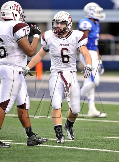 Thumbnail 2 in Cameron Yoe vs. Daingerfield (UIL 2A Division 1 Final) photogallery.