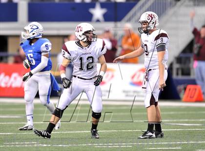 Thumbnail 2 in Cameron Yoe vs. Daingerfield (UIL 2A Division 1 Final) photogallery.