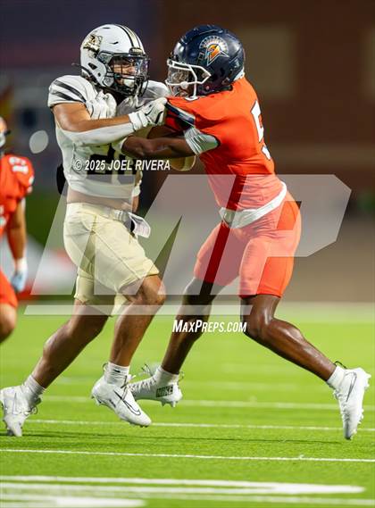Thumbnail 2 in Foster @ Seven Lakes photogallery.