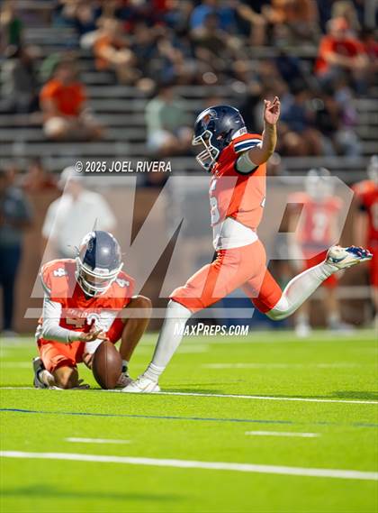 Thumbnail 2 in Foster @ Seven Lakes photogallery.