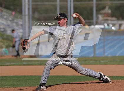 Thumbnail 2 in Oak Park @ Camarillo photogallery.