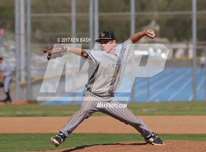 Thumbnail 1 in Oak Park @ Camarillo photogallery.
