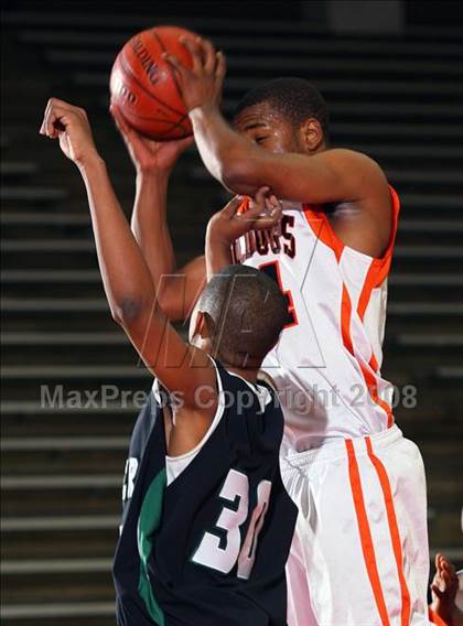 Thumbnail 1 in Berkner vs. La Porte (McDonald's Texas Invitational) photogallery.