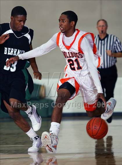 Thumbnail 3 in Berkner vs. La Porte (McDonald's Texas Invitational) photogallery.