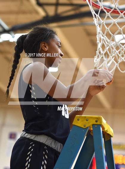 Thumbnail 1 in Bellarmine Prep vs. Camas (WIAA WCD Final) photogallery.