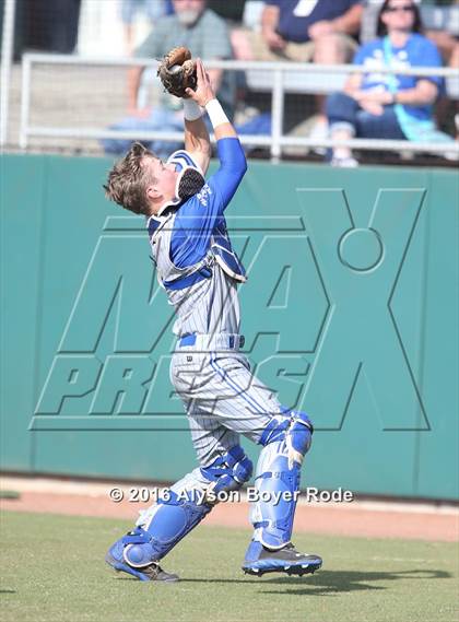 Thumbnail 1 in Walton vs Bingham (National High School Invitational)  photogallery.