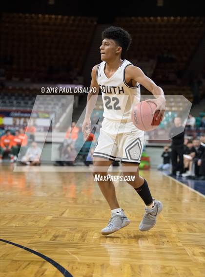 Thumbnail 3 in Longmont vs. Pueblo South (CHSAA 4A Final Four) photogallery.