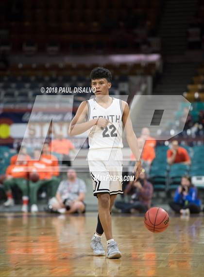 Thumbnail 3 in Longmont vs. Pueblo South (CHSAA 4A Final Four) photogallery.