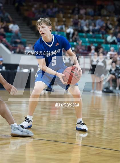 Thumbnail 3 in Longmont vs. Pueblo South (CHSAA 4A Final Four) photogallery.