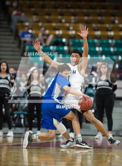 Thumbnail 2 in Longmont vs. Pueblo South (CHSAA 4A Final Four) photogallery.